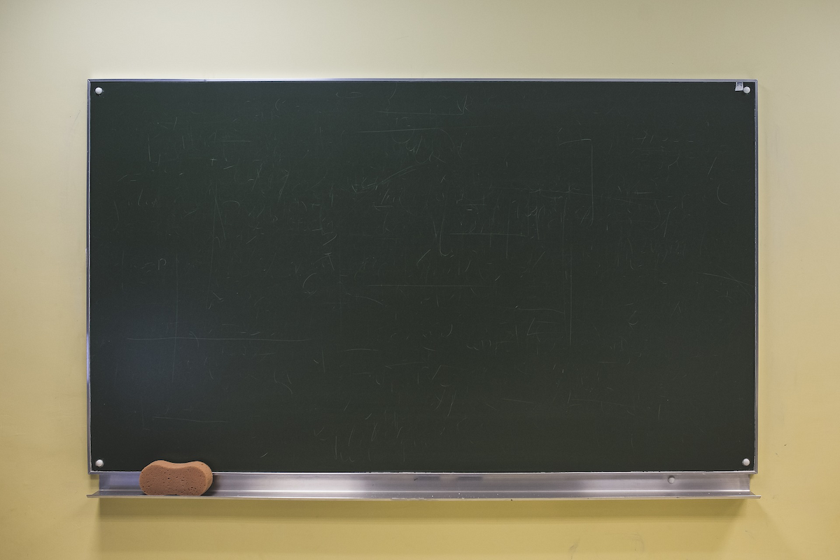 blackboard-2618793_1920