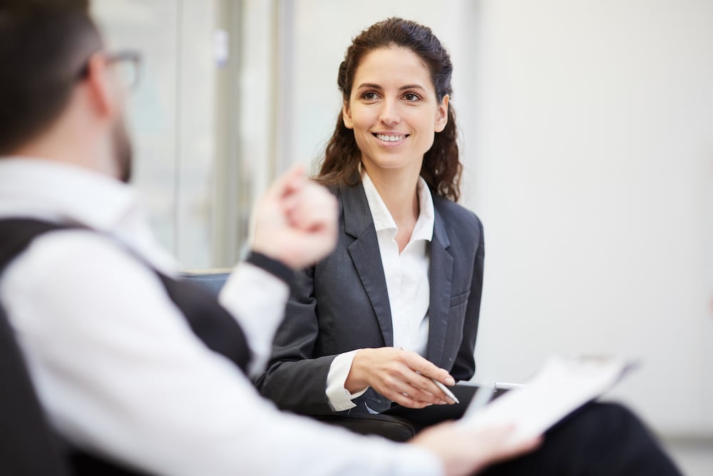 discussing-financial-questions-C8L57KA